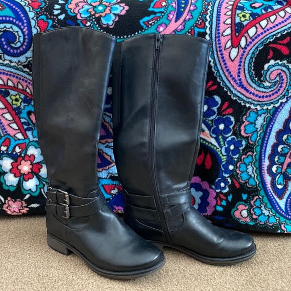 Shoes - Wear Ever Side Zip Black Tall Womens Boots with buckles - Great Condition
